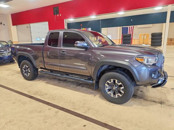 2018 TOYOTA TACOMA