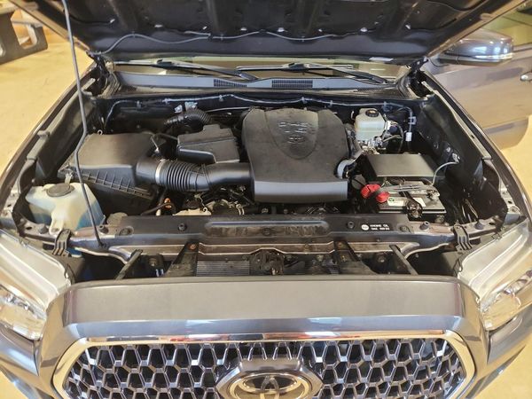 2018 TOYOTA TACOMA