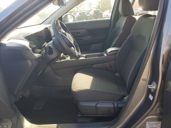 2025 NISSAN KICKS