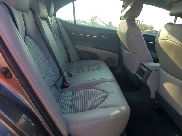 2021 TOYOTA CAMRY SE + Convenient Pkg