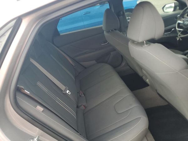 2024 HYUNDAI ELANTRA