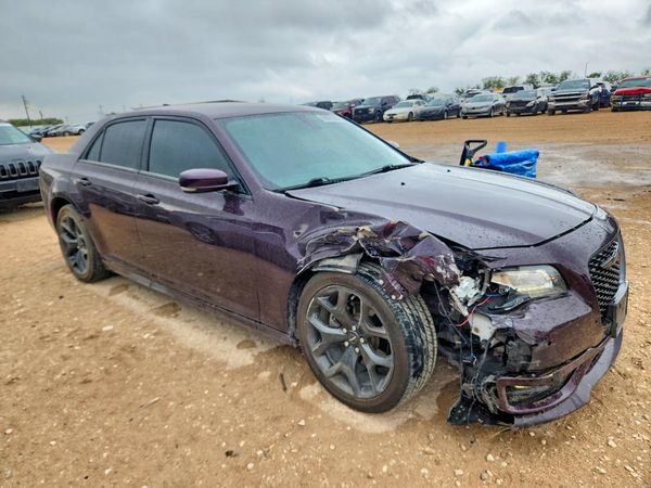 2021 CHRYSLER 300 300 Touring, Limited — Passenger 3/4