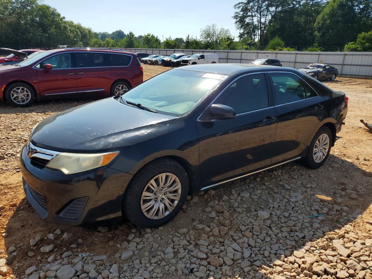 2014 TOYOTA CAMRY