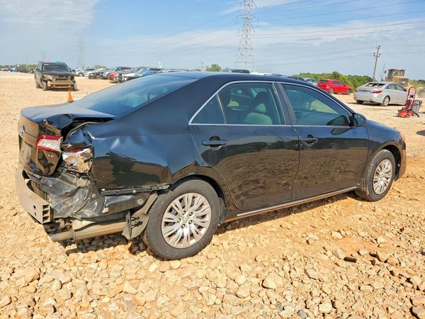 2014 TOYOTA CAMRY