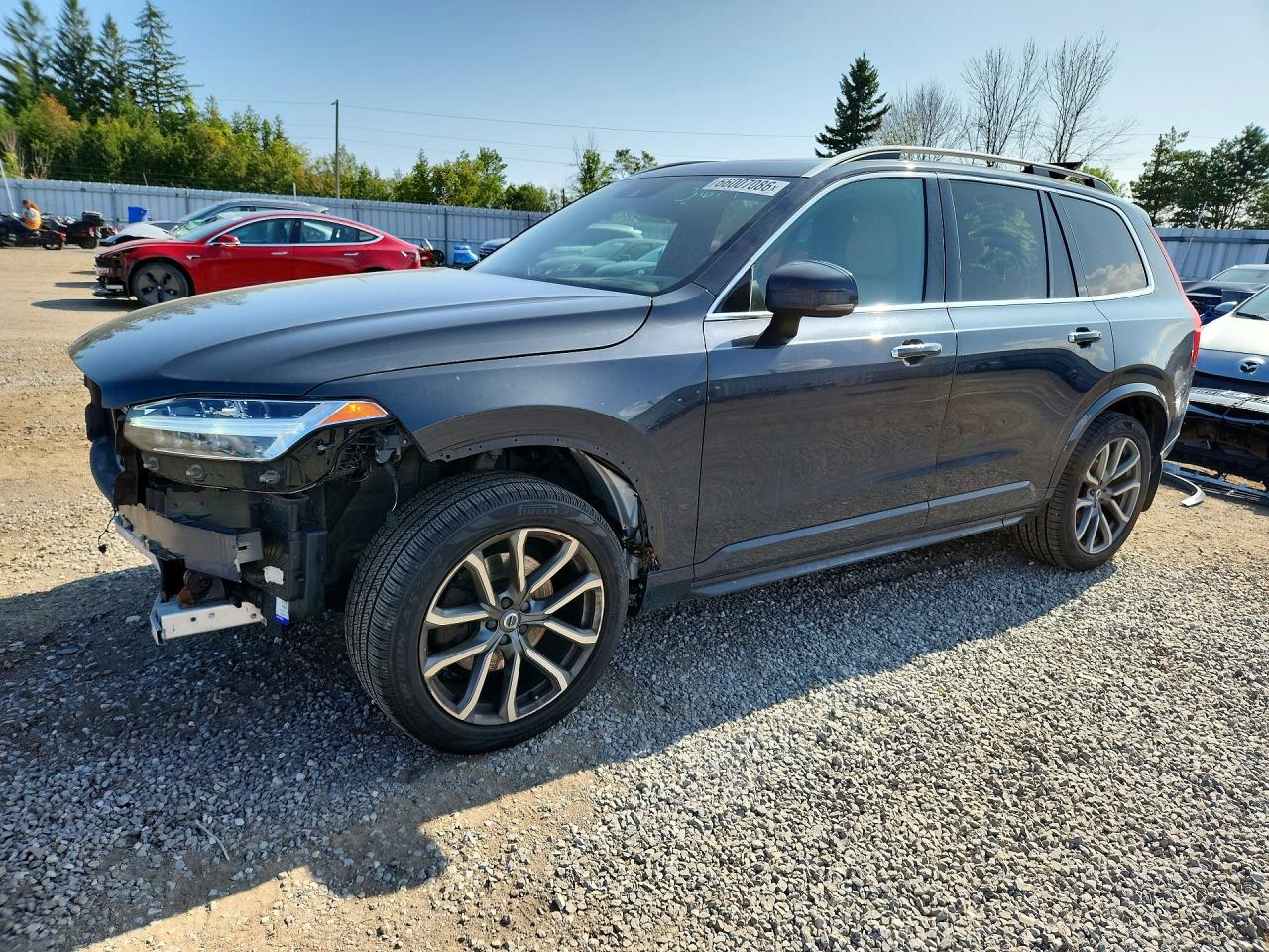2017 VOLVO XC90 Momentum