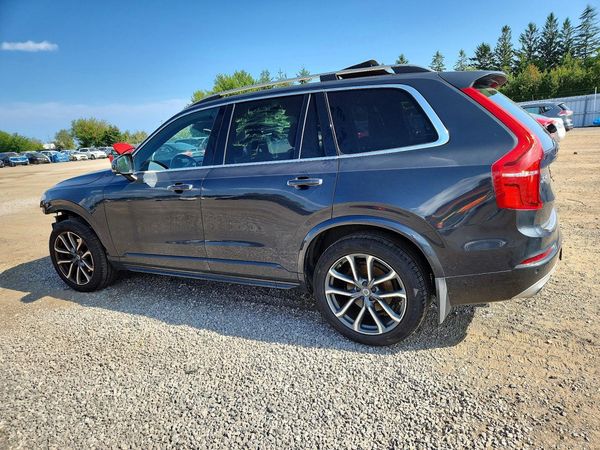 2017 VOLVO XC90 Momentum