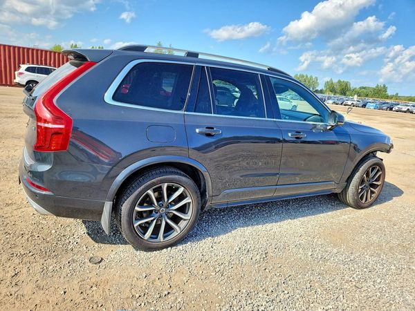 2017 VOLVO XC90 Momentum