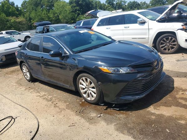 2020 TOYOTA CAMRY LE — Passenger 3/4