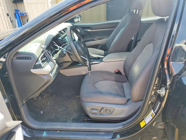 2020 TOYOTA CAMRY LE — DENT