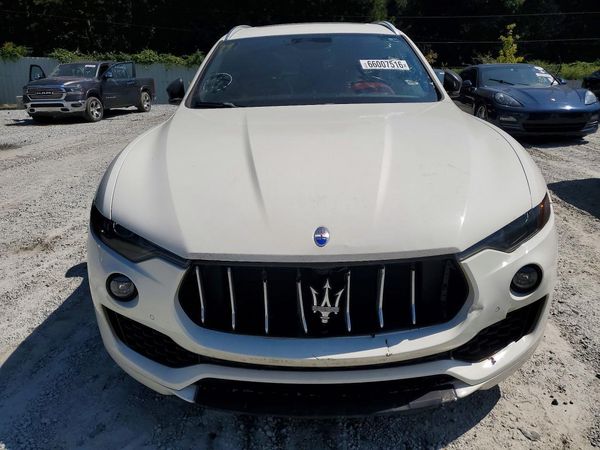 2018 MASERATI LEVANTE Luxury — DIRF