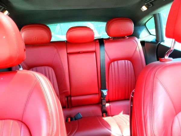 2018 MASERATI LEVANTE Luxury — SUVN