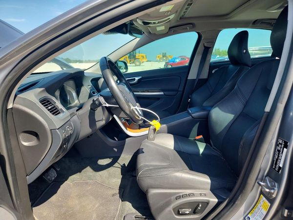 2017 VOLVO S60