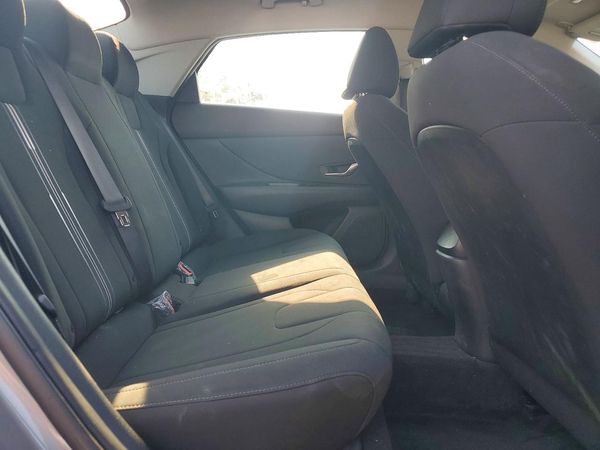 2022 HYUNDAI ELANTRA