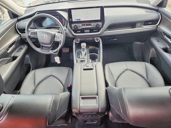 2025 TOYOTA GRAND HIGHLANDER