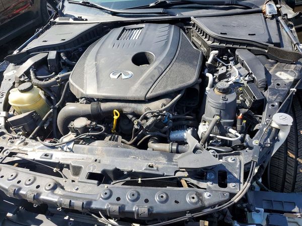 2017 INFINITI Q60 — Engine bay