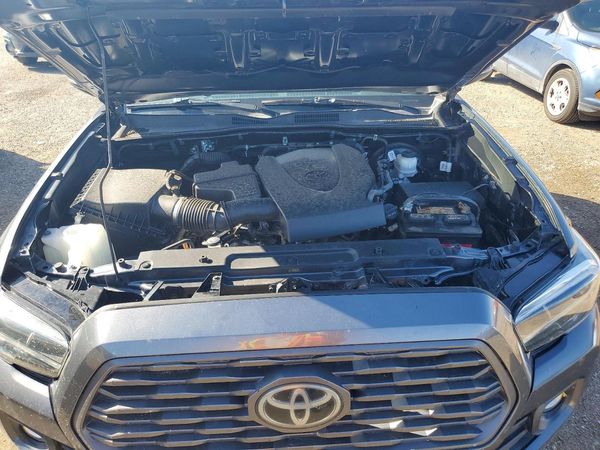 2022 TOYOTA TACOMA SR5