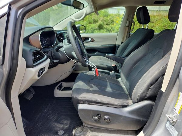 2017 CHRYSLER PACIFICA LX