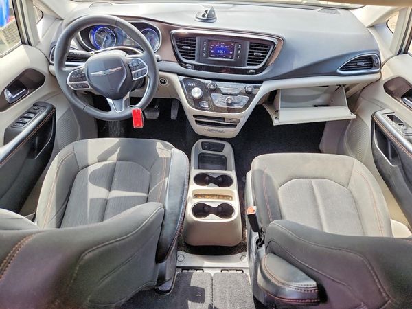 2017 CHRYSLER PACIFICA LX
