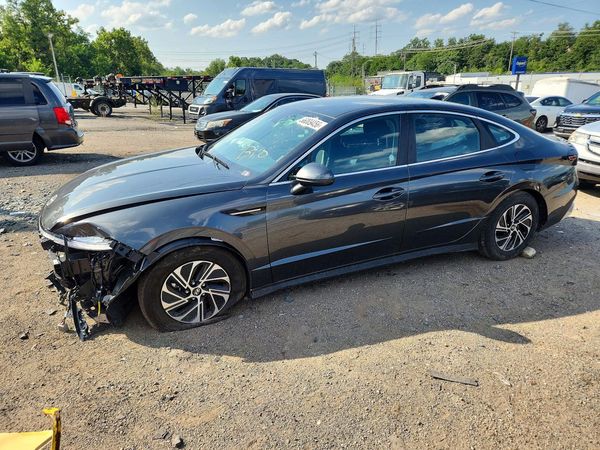 2026 HYUNDAI SONATA Blue — Front 3/4