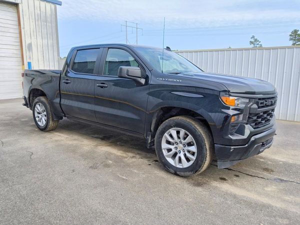 2025 CHEVROLET SILVERADO Custom — Passenger 3/4