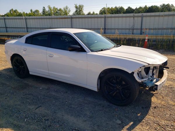 2016 DODGE CHARGER SE