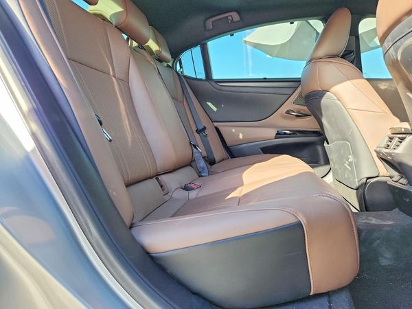 2023 LEXUS ES 350