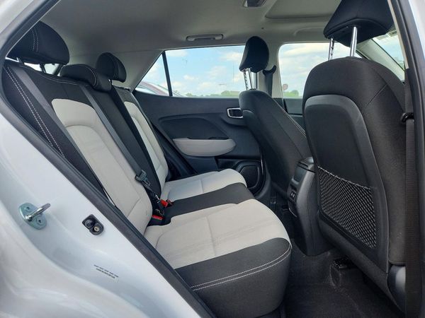 2025 HYUNDAI VENUE SEL, Limited