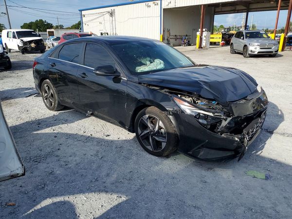 2022 HYUNDAI ELANTRA Limited — Passenger 3/4