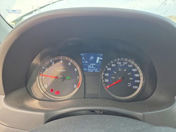 2013 HYUNDAI ACCENT GLS, GS