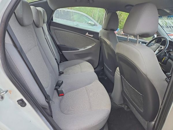 2013 HYUNDAI ACCENT GLS, GS