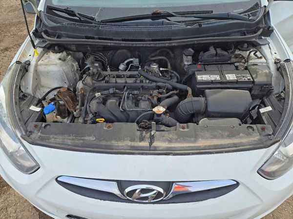 2013 HYUNDAI ACCENT GLS, GS