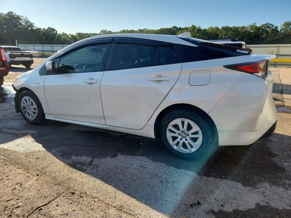 2016 TOYOTA PRIUS One/Two