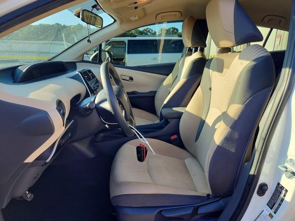 2016 TOYOTA PRIUS One/Two