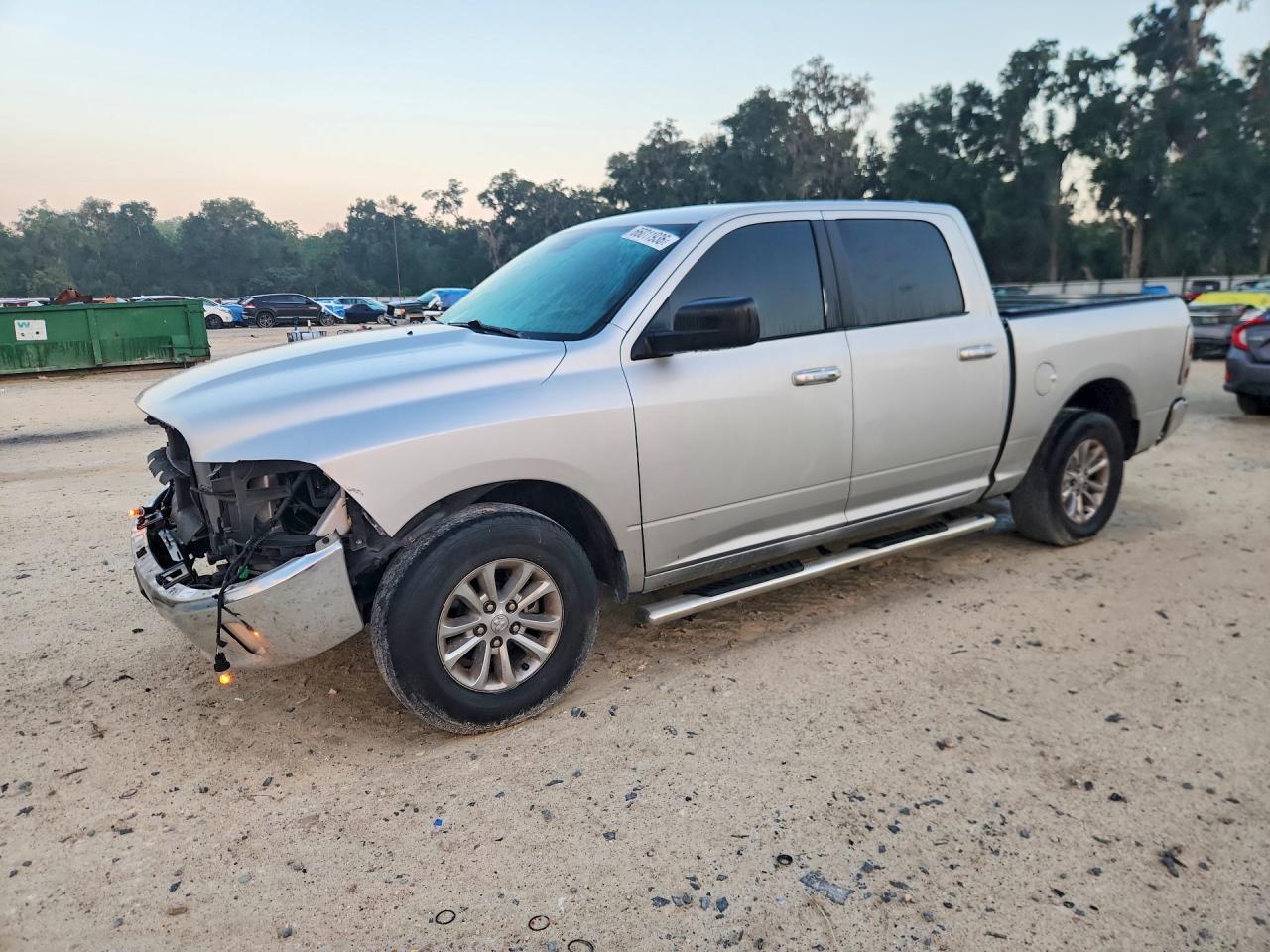 2013 RAM 1500 SLT CREW CAB 4X2