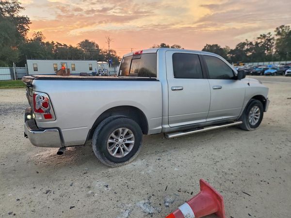 2013 RAM 1500 SLT CREW CAB 4X2