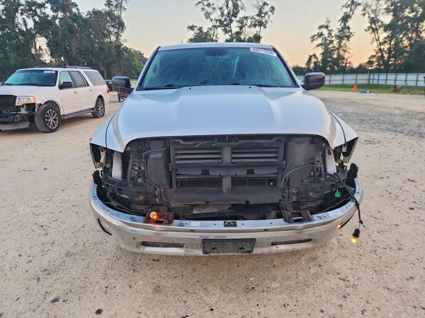 2013 RAM 1500 SLT CREW CAB 4X2