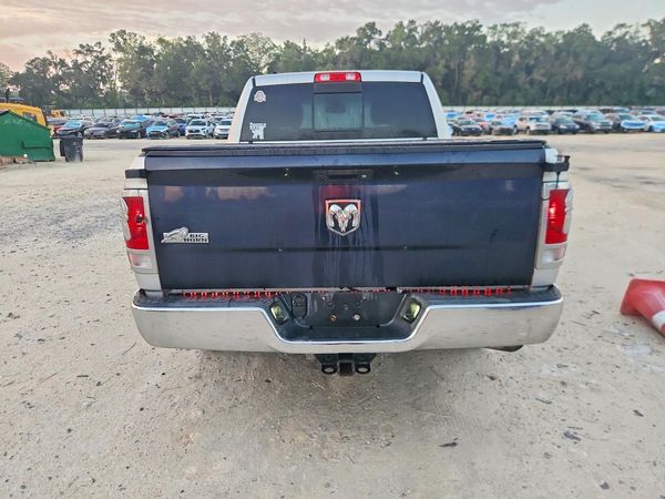 2013 RAM 1500 SLT CREW CAB 4X2