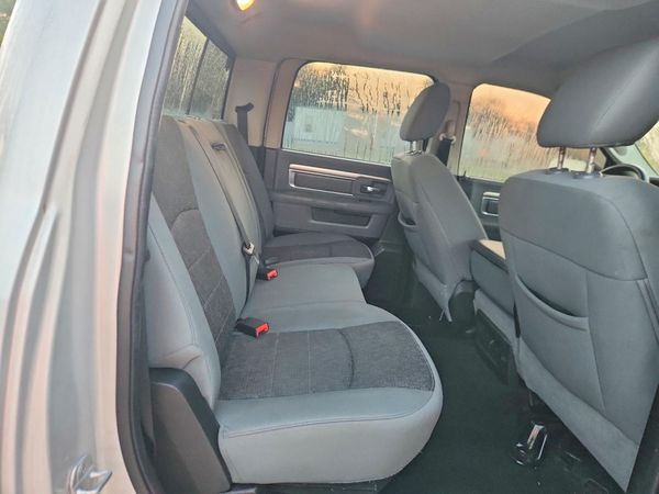2013 RAM 1500 SLT CREW CAB 4X2