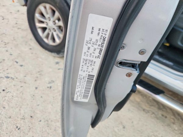 2013 RAM 1500 SLT CREW CAB 4X2