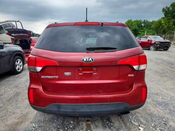 2015 KIA SORENTO GL