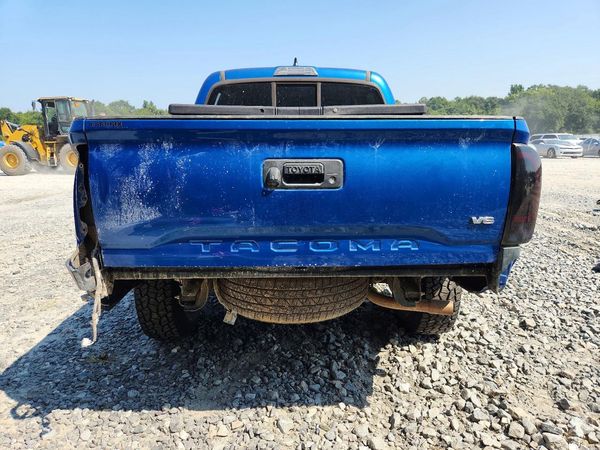 2017 TOYOTA TACOMA
