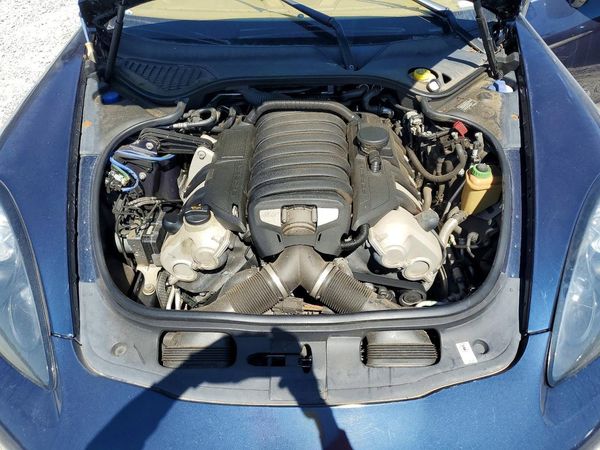 2012 PORSCHE PANAMERA S (2WD), 4S (4WD) — Engine bay
