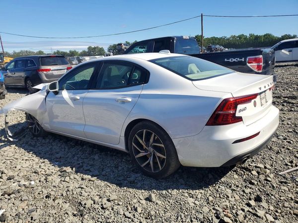 2020 VOLVO S60 Momentum — DSRA