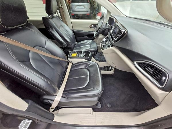 2020 CHRYSLER VOYAGER LXI