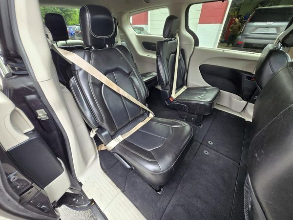 2020 CHRYSLER VOYAGER LXI