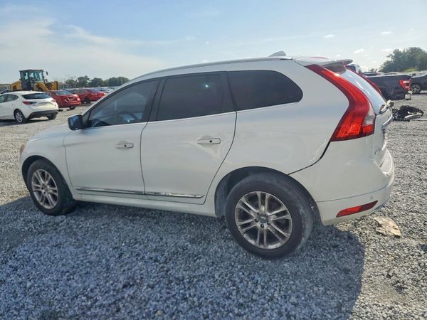 2015 VOLVO XC60 Premier+ (non R design)