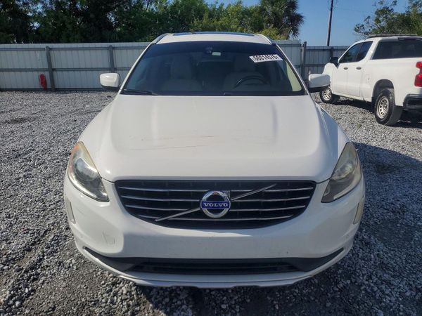 2015 VOLVO XC60 Premier+ (non R design)