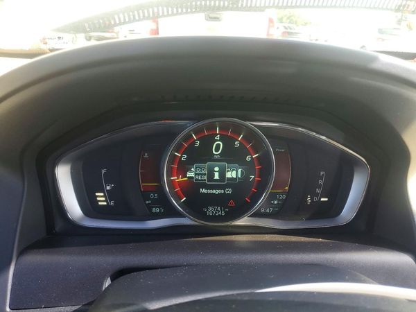 2015 VOLVO XC60 Premier+ (non R design)