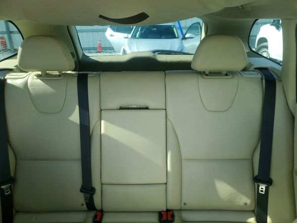 2015 VOLVO XC60 Premier+ (non R design)