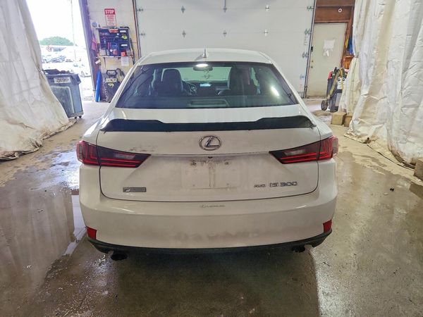 2016 LEXUS IS